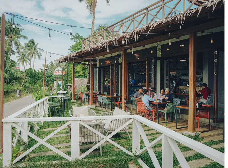 Fin & Fin Beach Shack on Tourism Road, steps from Cloud 9 surf break, General Luna Siargao